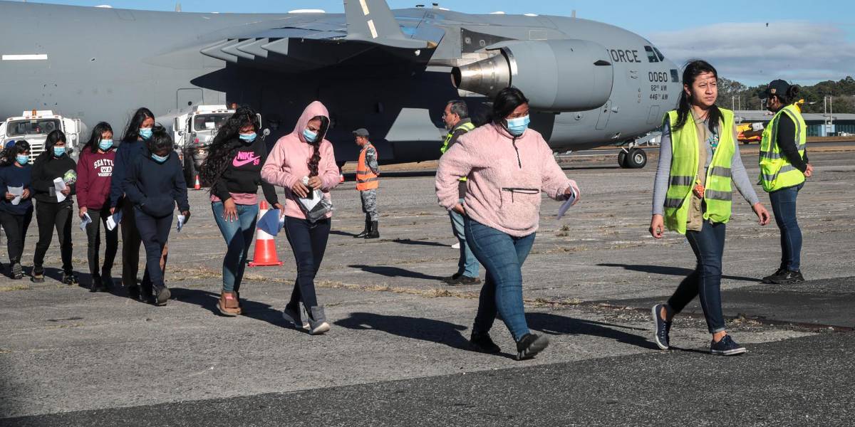 Trump deporta a más de 150 migrantes a Guatemala en aviones militares