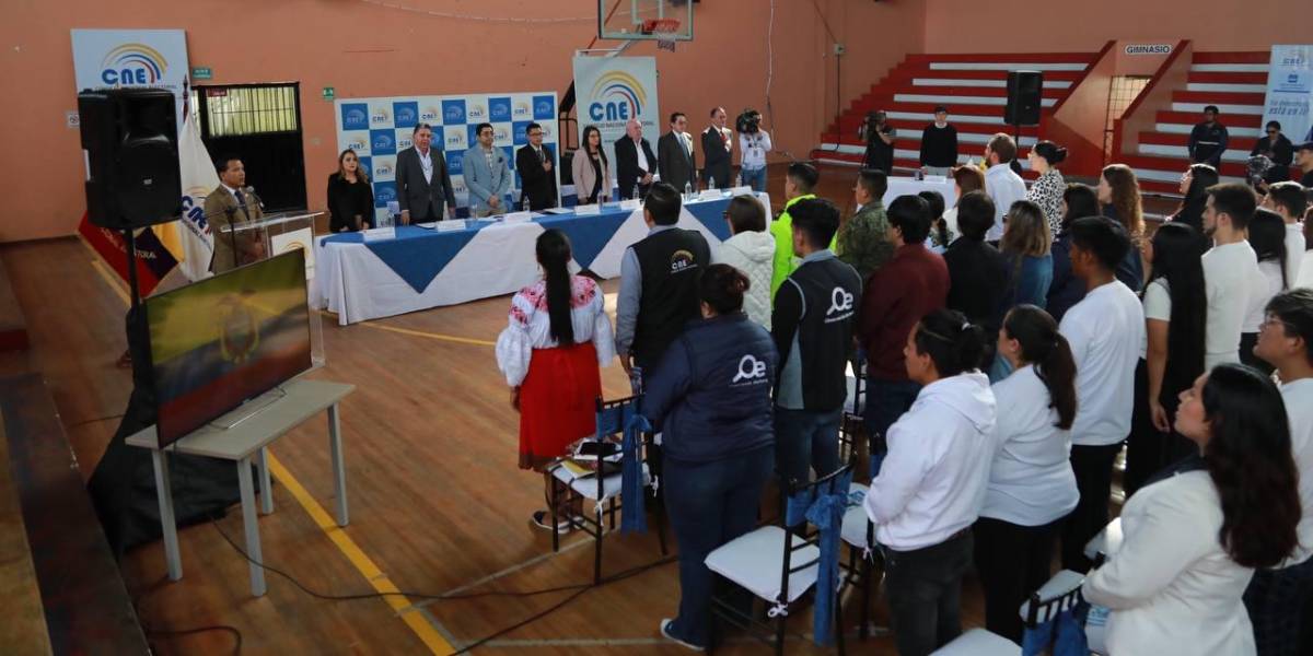 Consulta Popular 2024: el CNE realizó simulacro de la votación presencial en el exterior