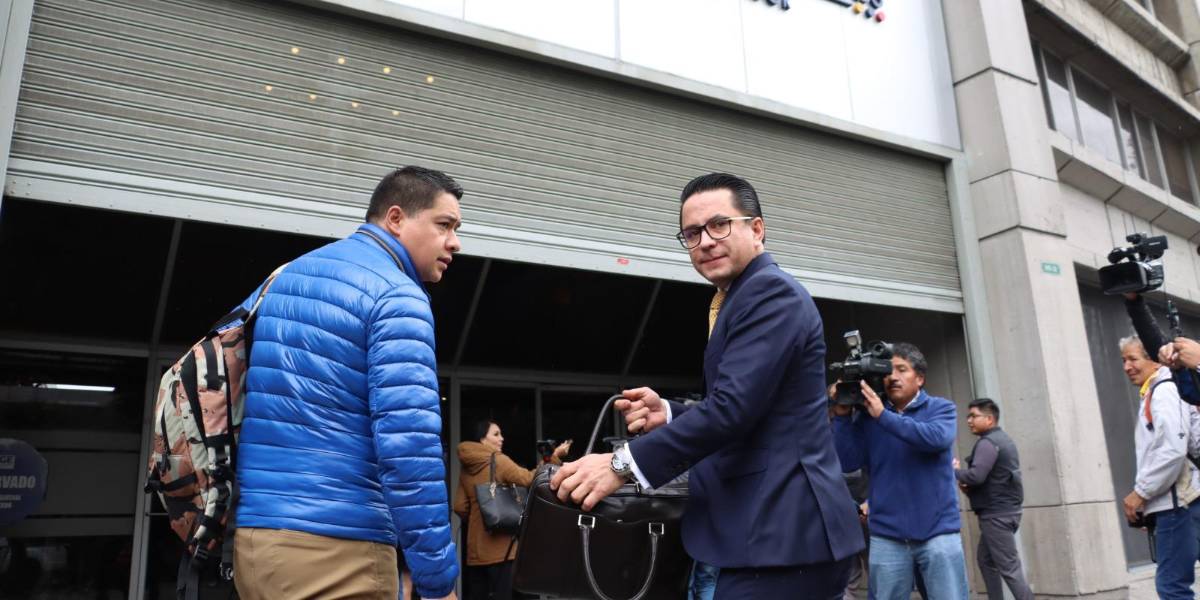 Asesinato de Fernando Villavicencio: el alto mando policial sí conocía las vulnerabilidades del candidato antes del atentado, dice el abogado Erwin Romero