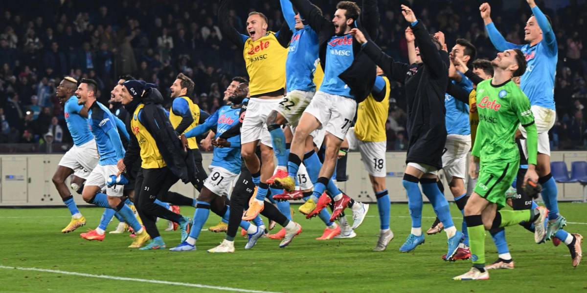 Nápoli humilla a la Juventus y sigue como único líder en Italia