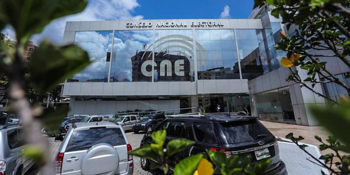 El CNE une el proceso electoral de la consulta popular sobre la Asamblea Constituyente con el referéndum