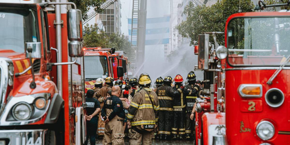Bomberos de Guayaquil celebraron sus 190 años con actividades en el centro de la ciudad