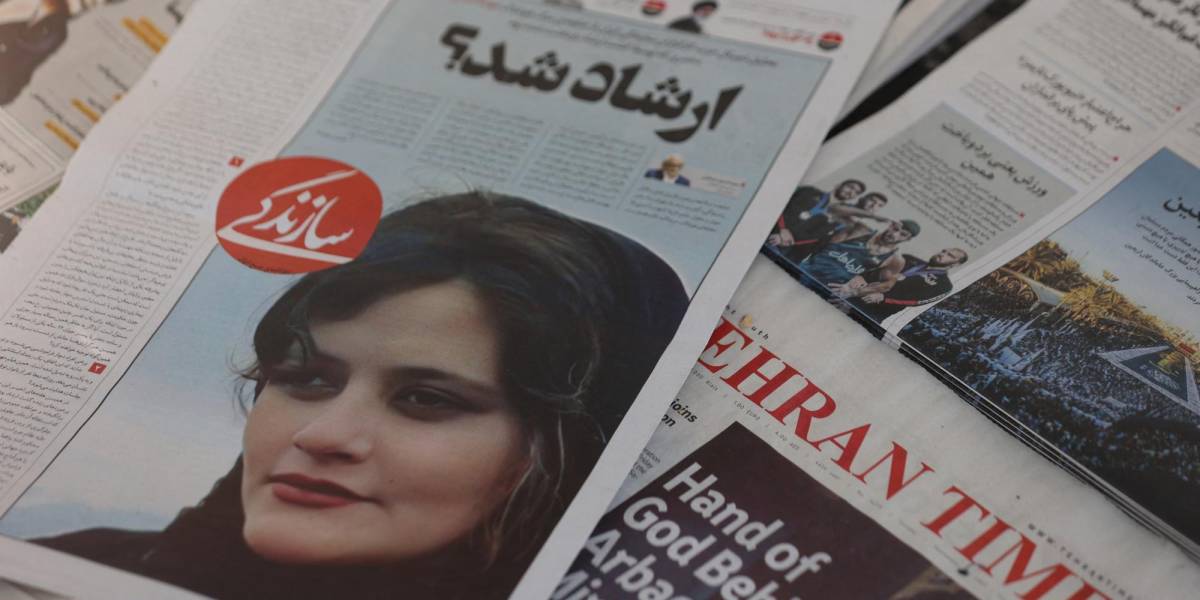 Protestas en Irán tras la muerte de una joven detenida por 'la policía de la moral' por llevar mal el velo