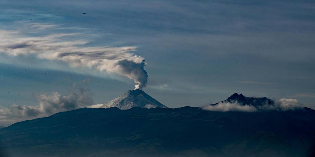 Volcán Cotopaxi está en proceso eruptivo de baja intensidad, confirma Geofísico