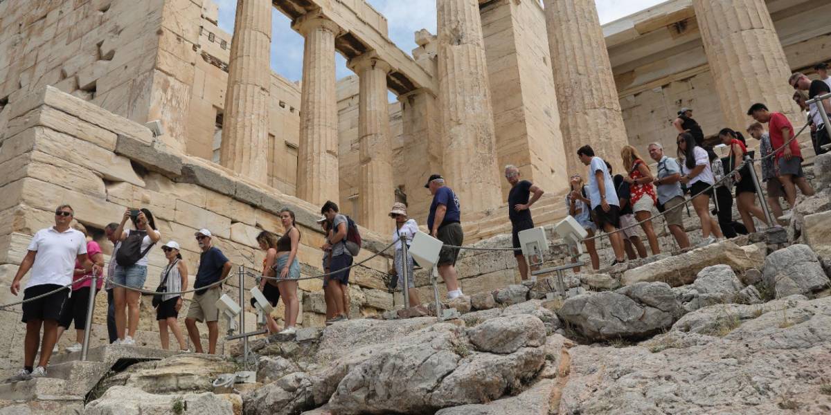 La ola de calor Cerbero en Europa obliga a cerrar la Acrópolis de Atenas