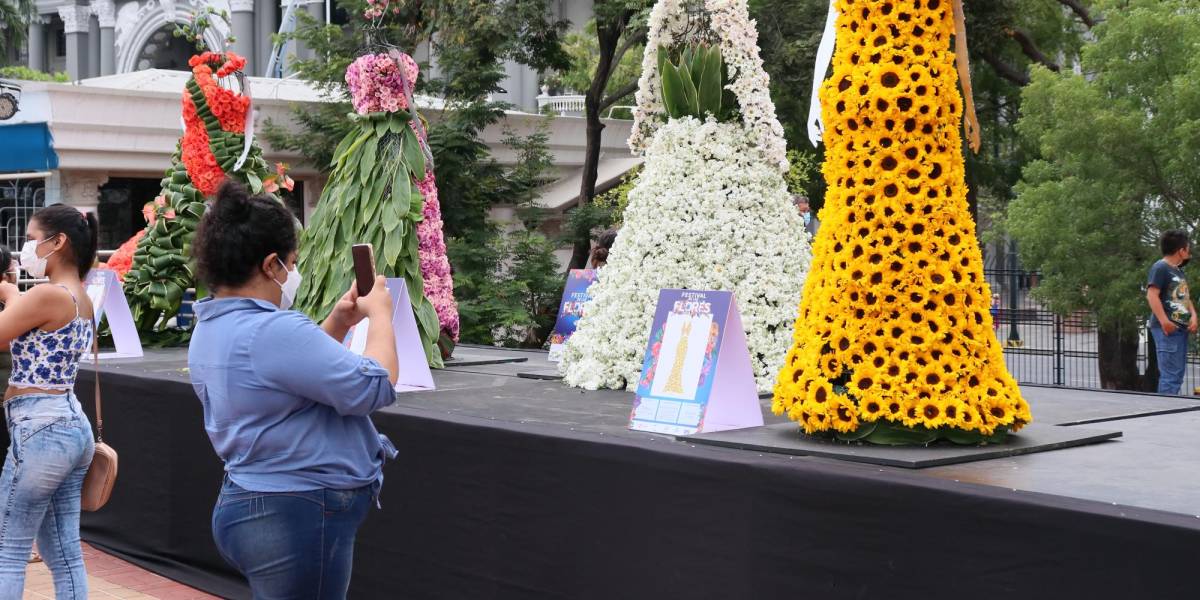 Más de 100 esculturas protagonizan arte en el Festival de las Flores en Guayaquil