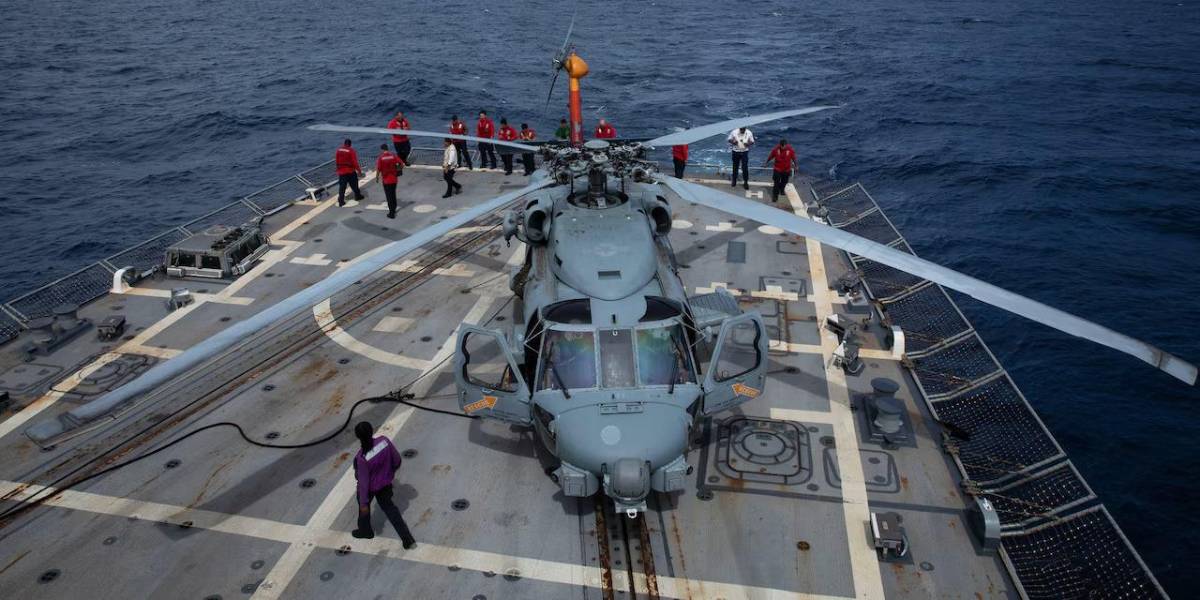 Estados Unidos dice que aviones de Venezuela sobrevolaron un buque de ellos de manera provocadora