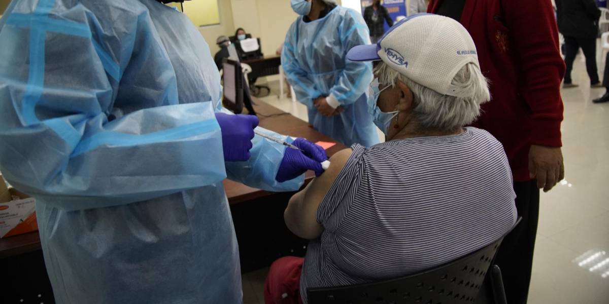 Quito suma 1.303 nuevos casos de COVID-19 en un día