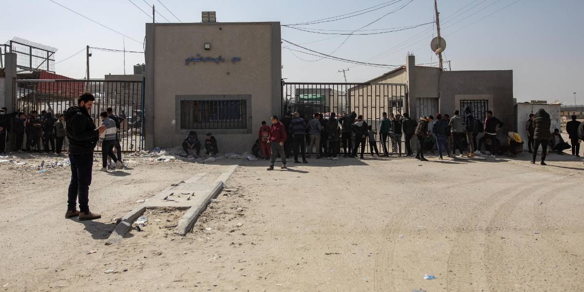 El primer lanzamiento aéreo de ayuda humanitaria de Estados Unidos llega a Gaza