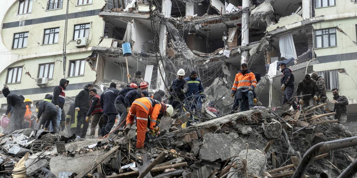 Ecuador expresa condolencias por la tragedia en Turquía y Siria