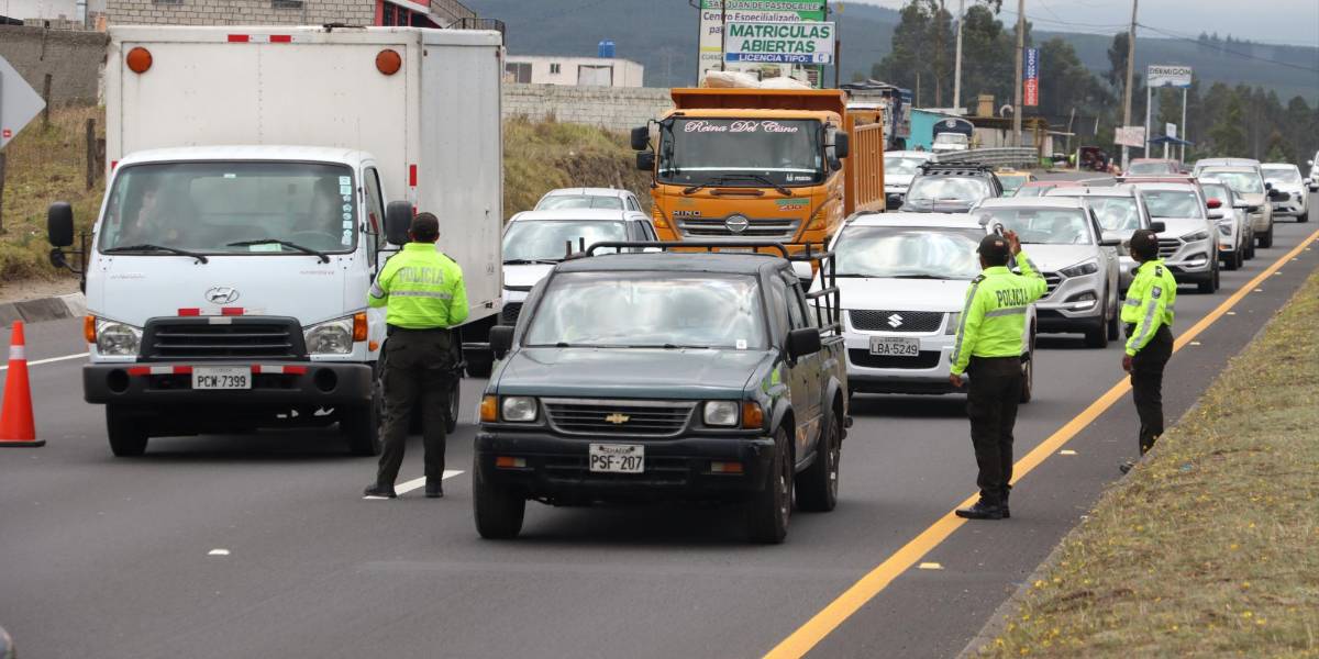 Estas son las vías cerradas y parcialmente habilitadas durante el feriado por la Batalla del Pichincha