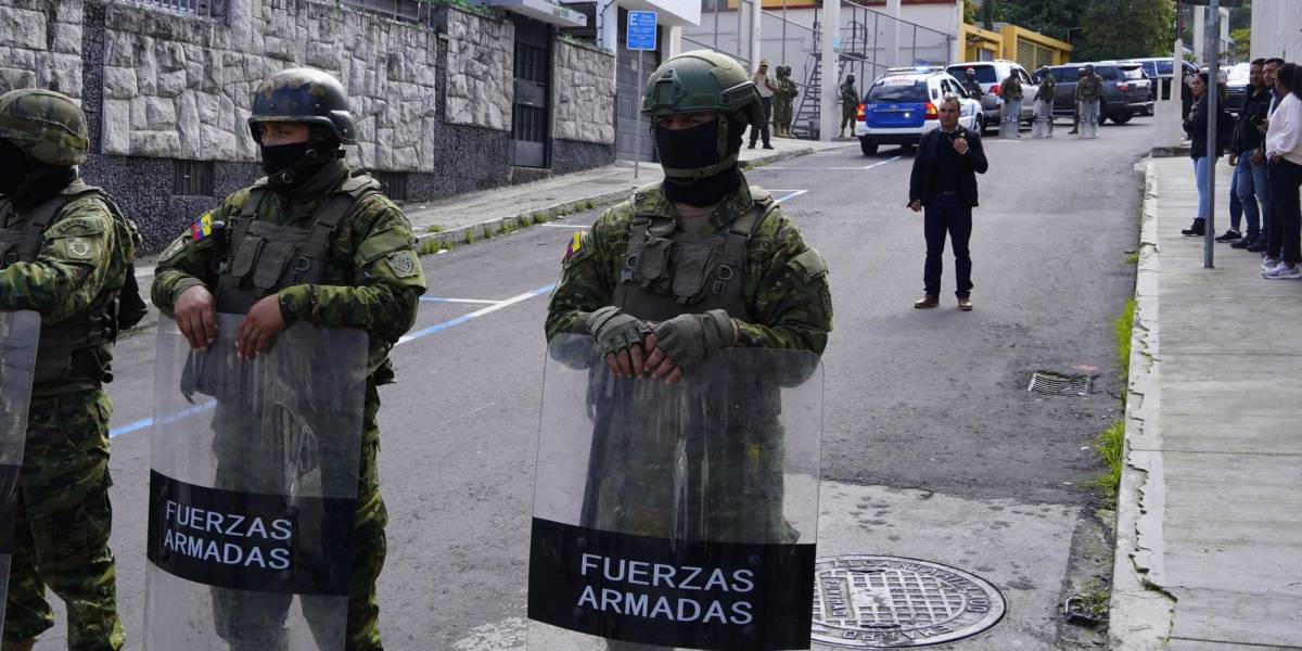Ecuador bajo ataque: militares y policías salieron a las calles para el control del orden público