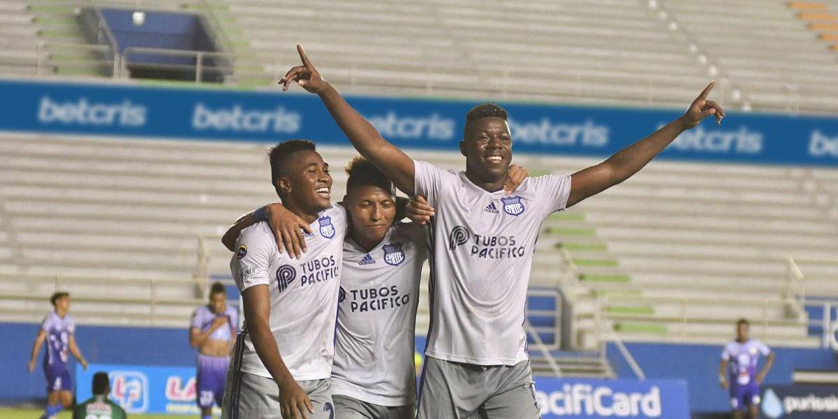 Emelec gana a Delfín y está a 2 puntos de los líderes