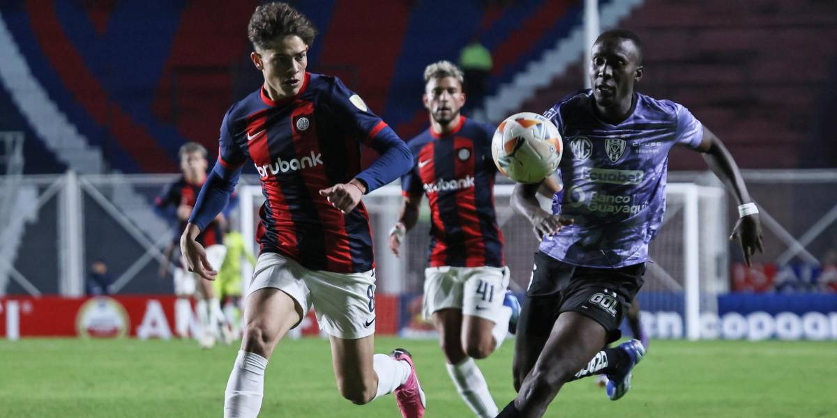San Lorenzo vence 2-0 a IDV y se mantiene vivo en la Copa Libertadores