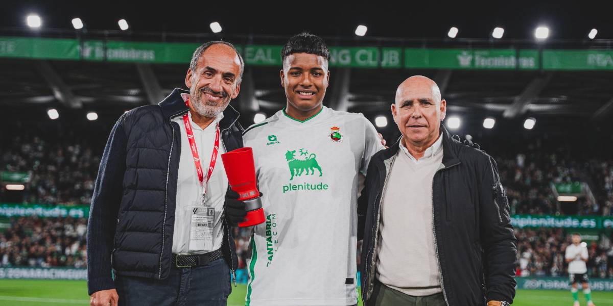 Jeremy Arévalo, mejor jugador del mes de octubre de la Segunda División de España