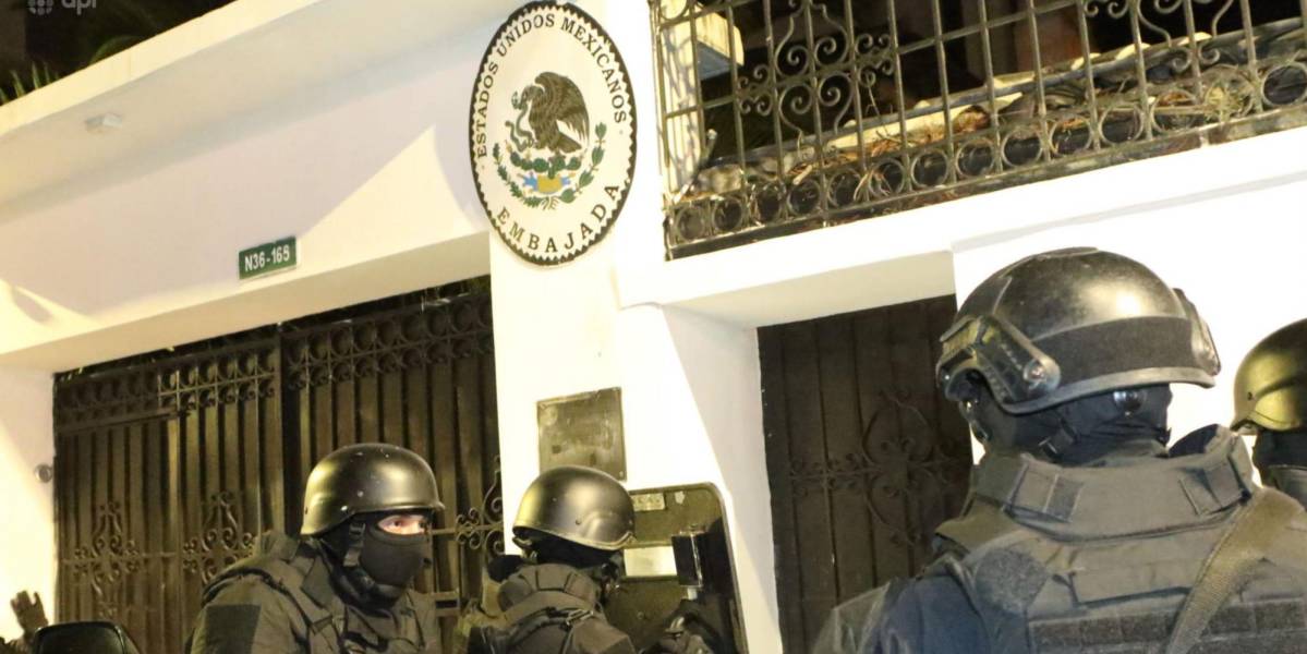 Políticos critican la irrupción del Gobierno ecuatoriano en la Embajada de México para detener a Jorge Glas