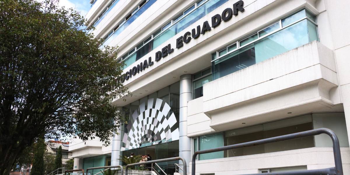 La Corte Constitucional dictamina que las medidas cautelares no deben usarse para interrumpir sentencias penales