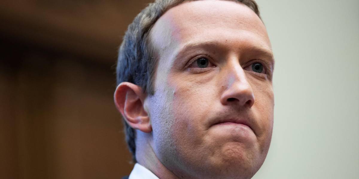 Zuckerberg pierde 5.900 millones de dólares tras la caída de Facebook