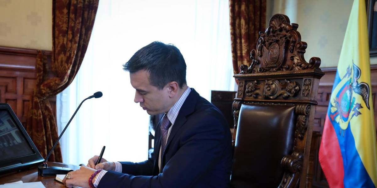 El presidente Daniel Noboa renovó por completo la cúpula de las Fuerzas Armadas