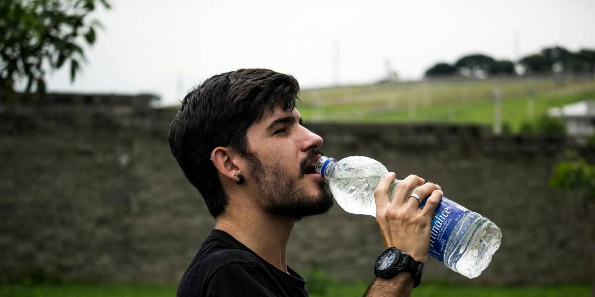 Lo que pasa en tu cuerpo si reemplazas la gaseosa por agua por 30 días