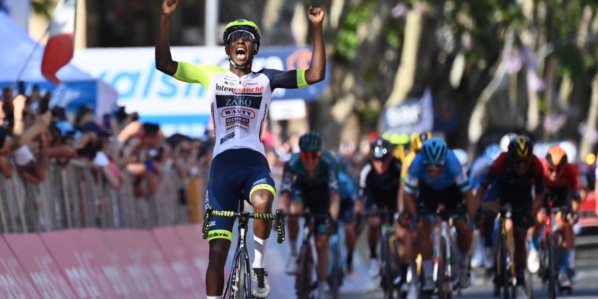 Giro de Italia: Girmay gana el duelo a Van del Pol y Carapaz terminó quinto