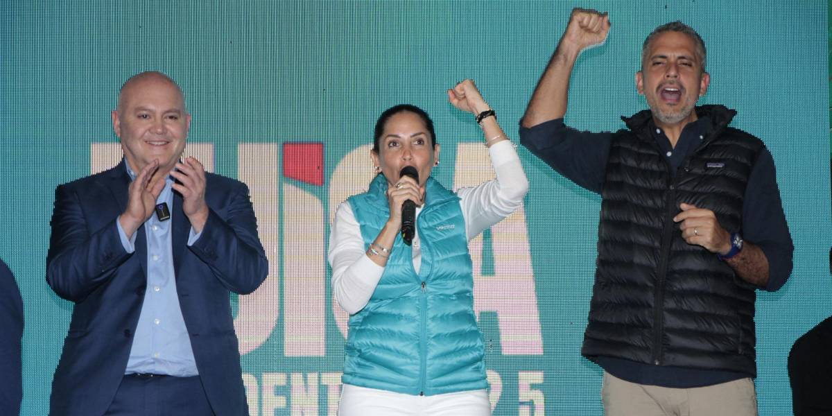 Elecciones Ecuador 2025 | Luisa González y el correísmo celebraron en Quito los resultados de la primera vuelta
