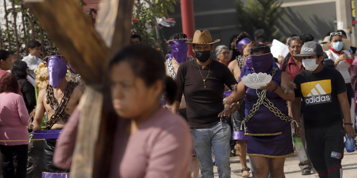 Engrillados, la dolorosa tradición de Viernes Santo del centro de México