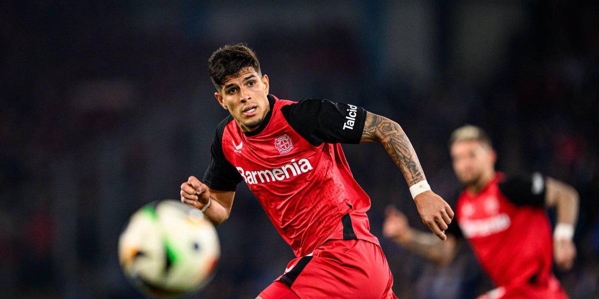 Bayer Leverkusen ya tomó una decisión con Piero Hincapié en este mercado de fichajes