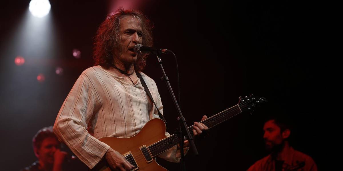 El rock español pierde a Robe Iniesta, líder de Extremoduro