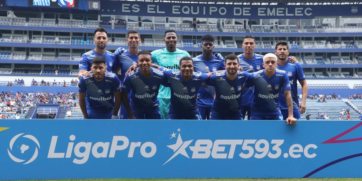 Emelec emplearía una línea de tres ante Huracán, por Copa Sudamericana