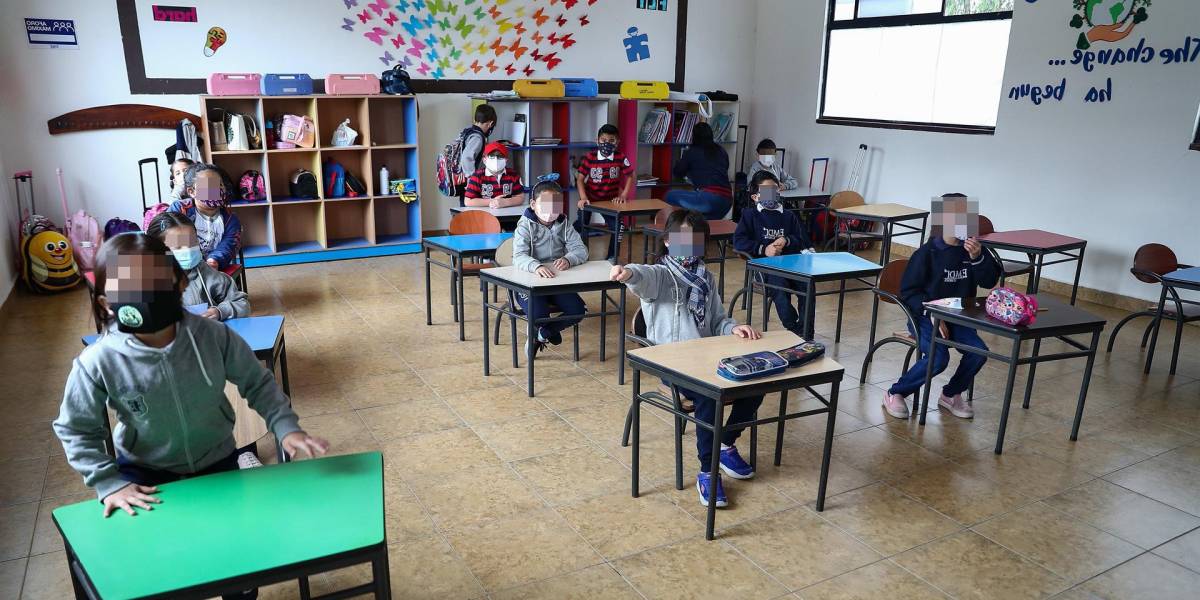 Ecuador ante el dilema del retorno escolar tras 15 meses de clases virtuales
