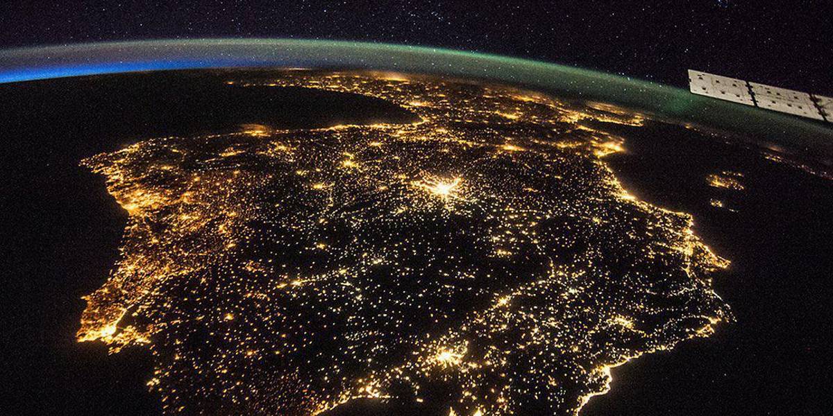 Qué ventajas e inconvenientes tienen España y Portugal al estar en una isla energética (y cómo influyó eso en el masivo apagón de esta semana)