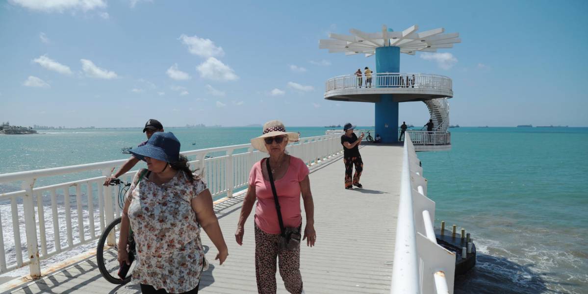 Noboa suspende jornadas laborales en Santa Elena y Loja por celebraciones provinciales