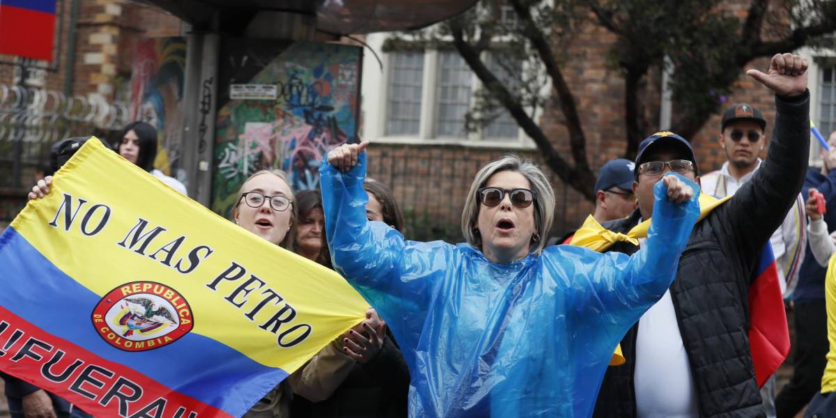 Colombianos expresan su rechazo en contra del gobierno de Gustavo Petro