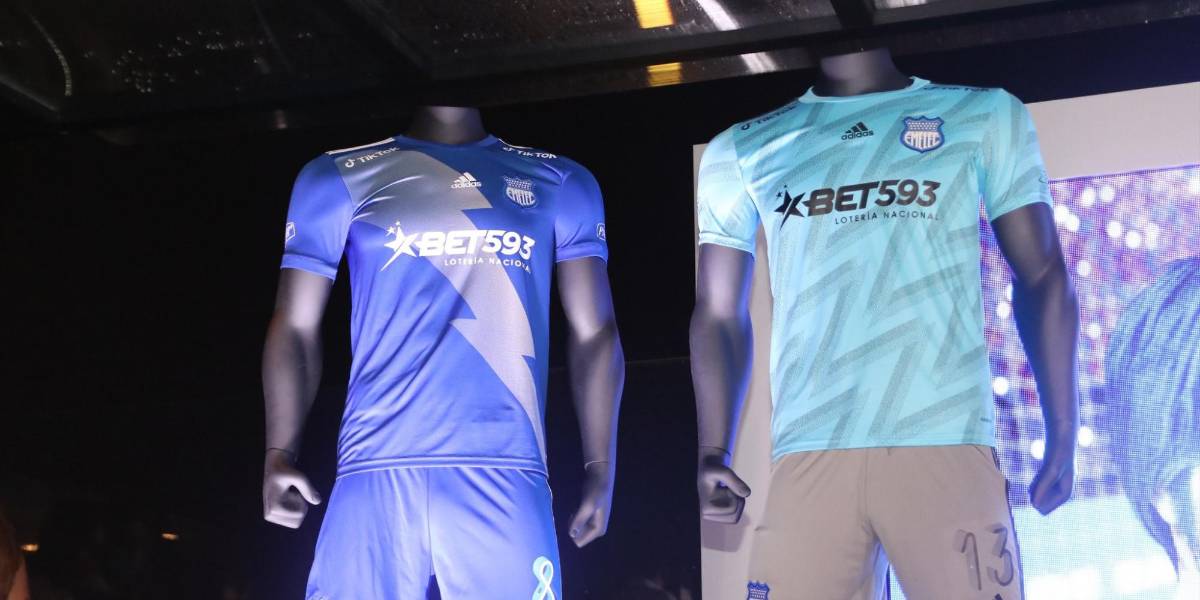Emelec presentó su camiseta para la temporada 2022