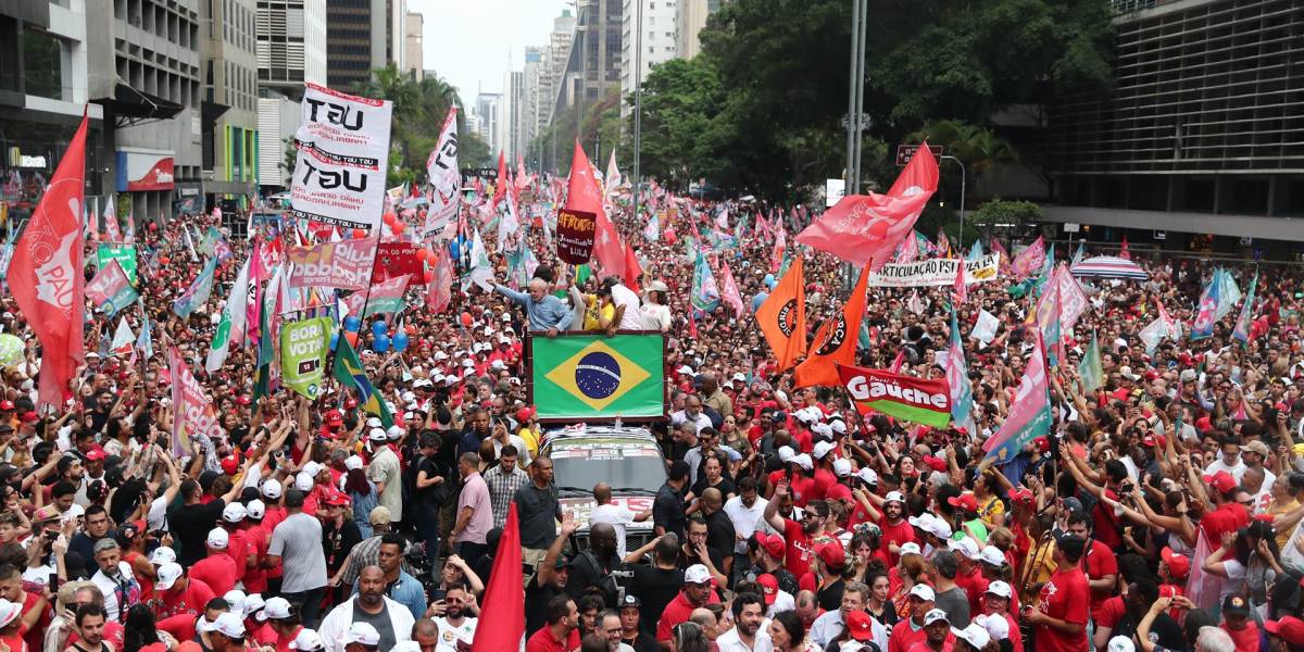 Elecciones en Brasil: Lula y Bolsonaro ponen el broche final a una campaña de alta tensión