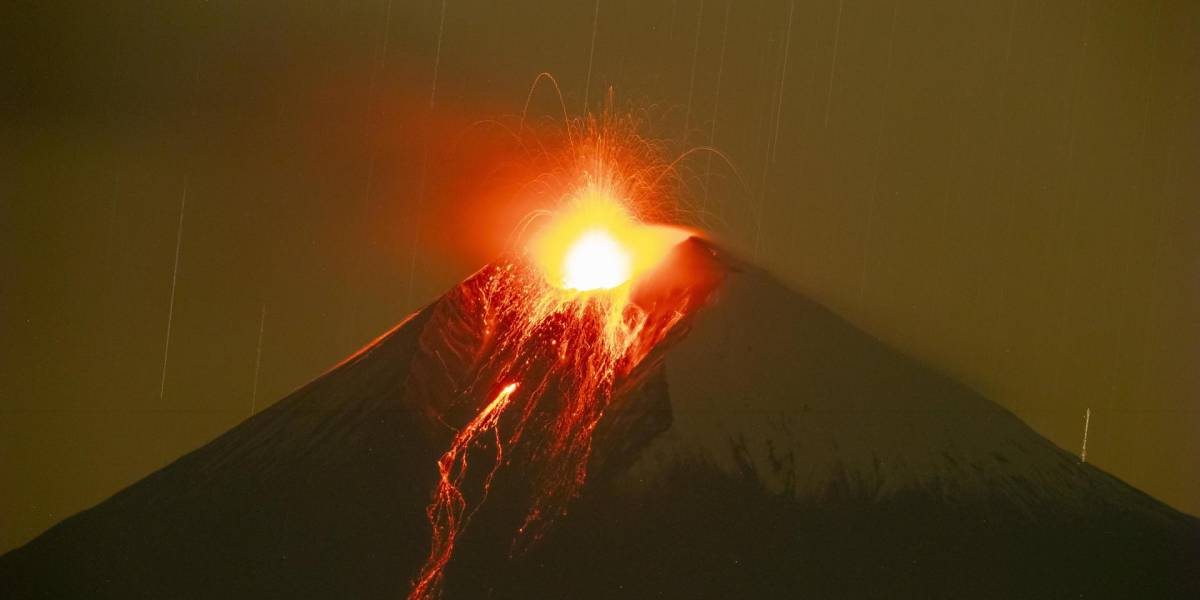 El volcán Sangay genera 22,5 explosiones cada hora