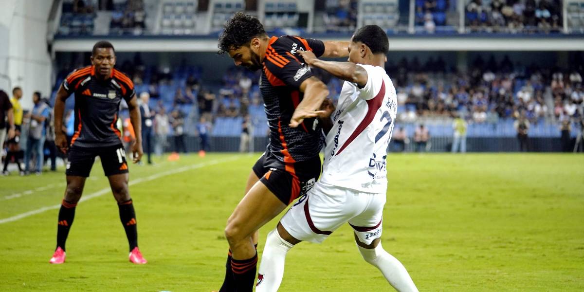 Sobre el final, Liga de Quito remontó y derrotó a Emelec por la semifinal de ida de la Copa Ecuador