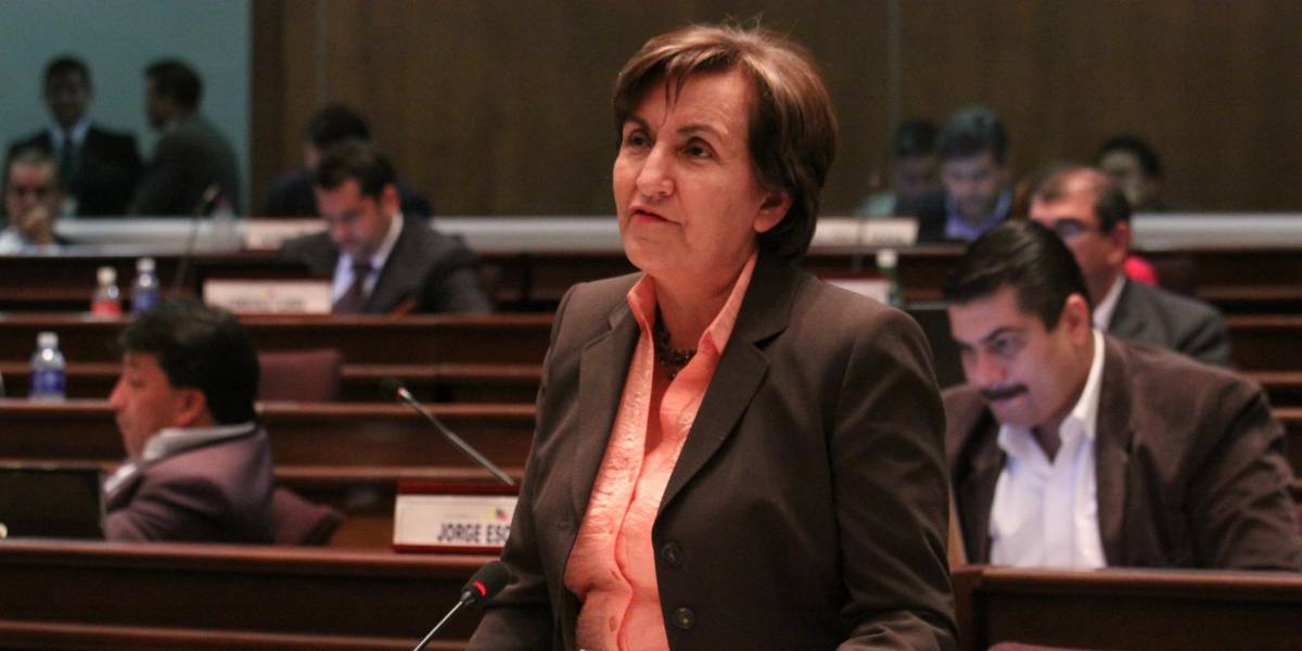 Tribunal declara culpable por concusión a exasambleísta Nívea Vélez