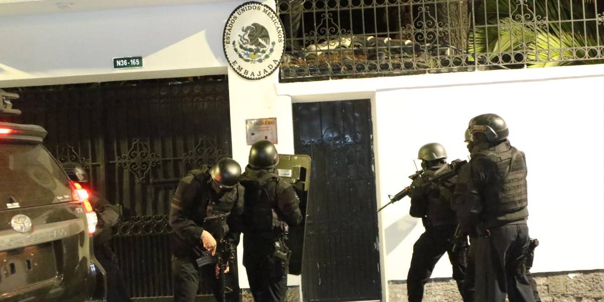 México pide calma ante la crisis con Ecuador y promete no irrumpir en su Embajada