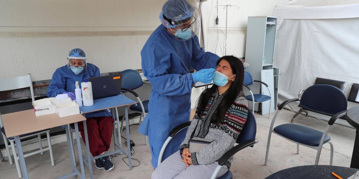 COVID-19: contagios continúan en aumento en todo el Ecuador, pero hospitalizaciones no
