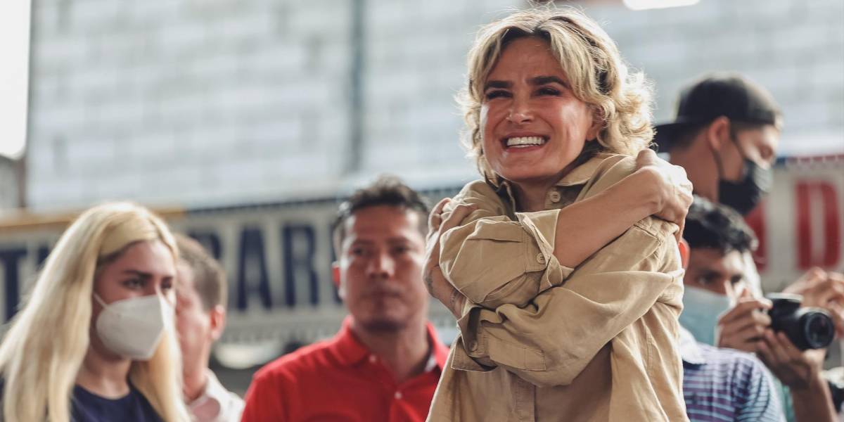 Cynthia Viteri prefiere no anunciar aún si buscará la reelección