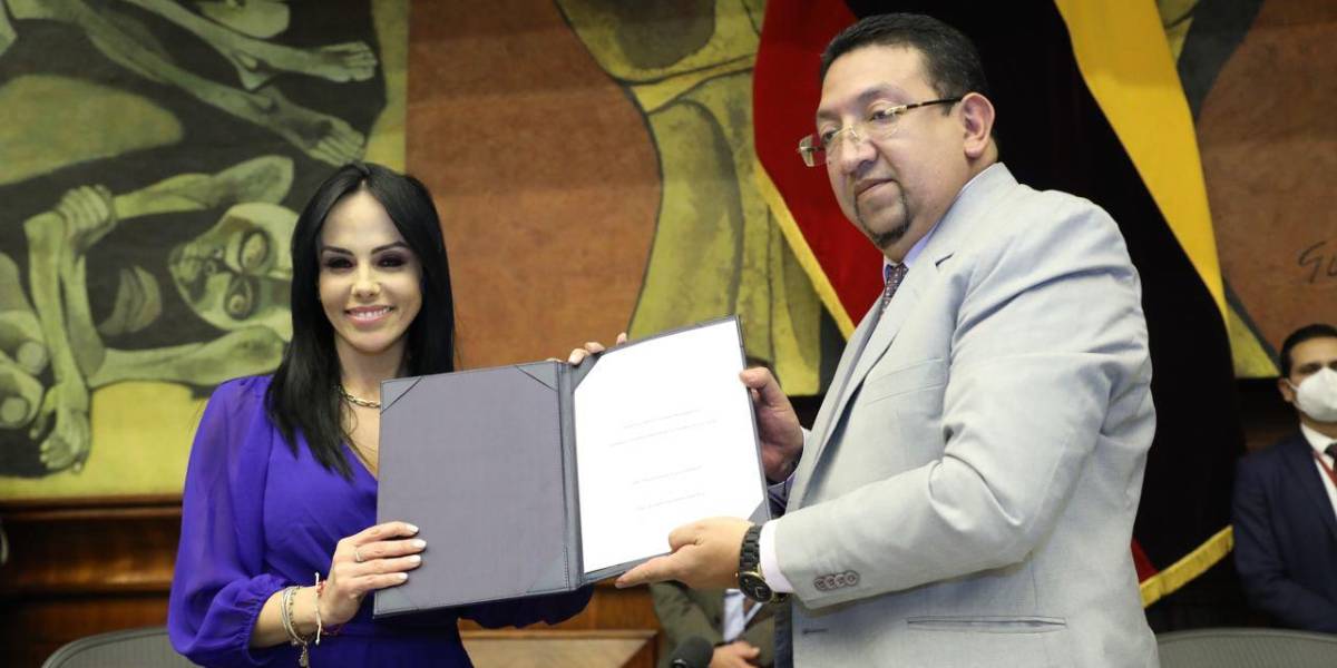 Marcela Holguín es escogida como primera vicepresidenta de la Asamblea Nacional