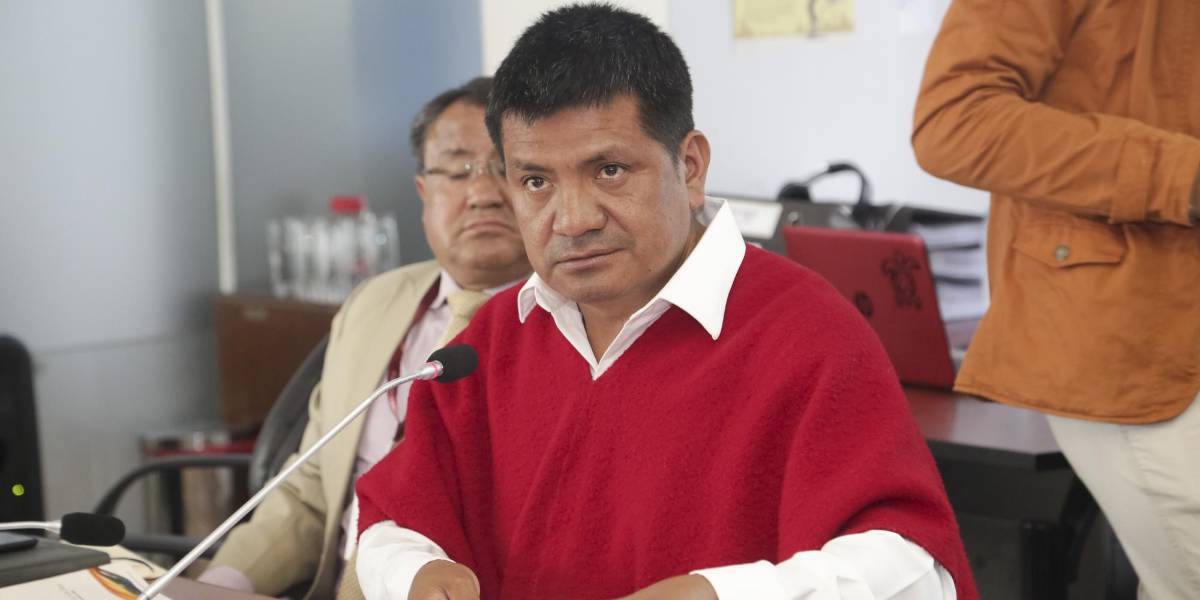 Luis Pachala renunció a la Secretaría de los Pueblos y Nacionalidades