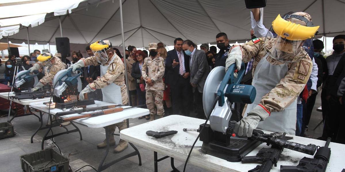 México pone en marcha un plan para el canje de armas por dinero