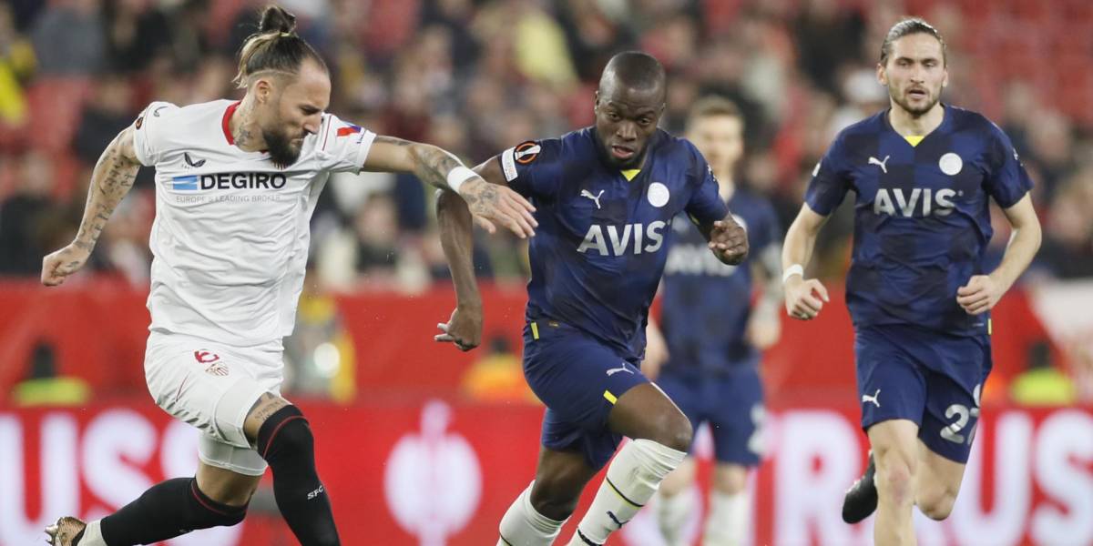 Europa League: Enner Valencia no pudo convertir en la derrota de su equipo ante el Sevilla