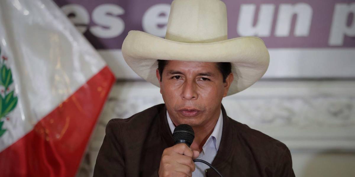 Pedro Castillo es proclamado presidente de Perú