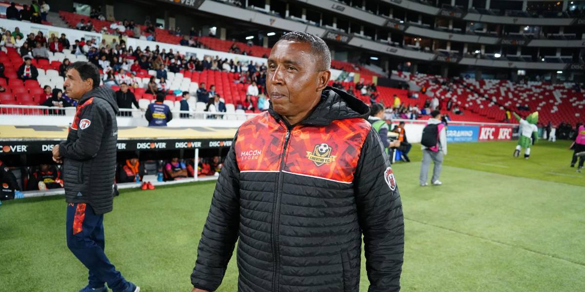 Pechón León confirma ofertas del exterior y duda de su continuidad en Libertad de Loja