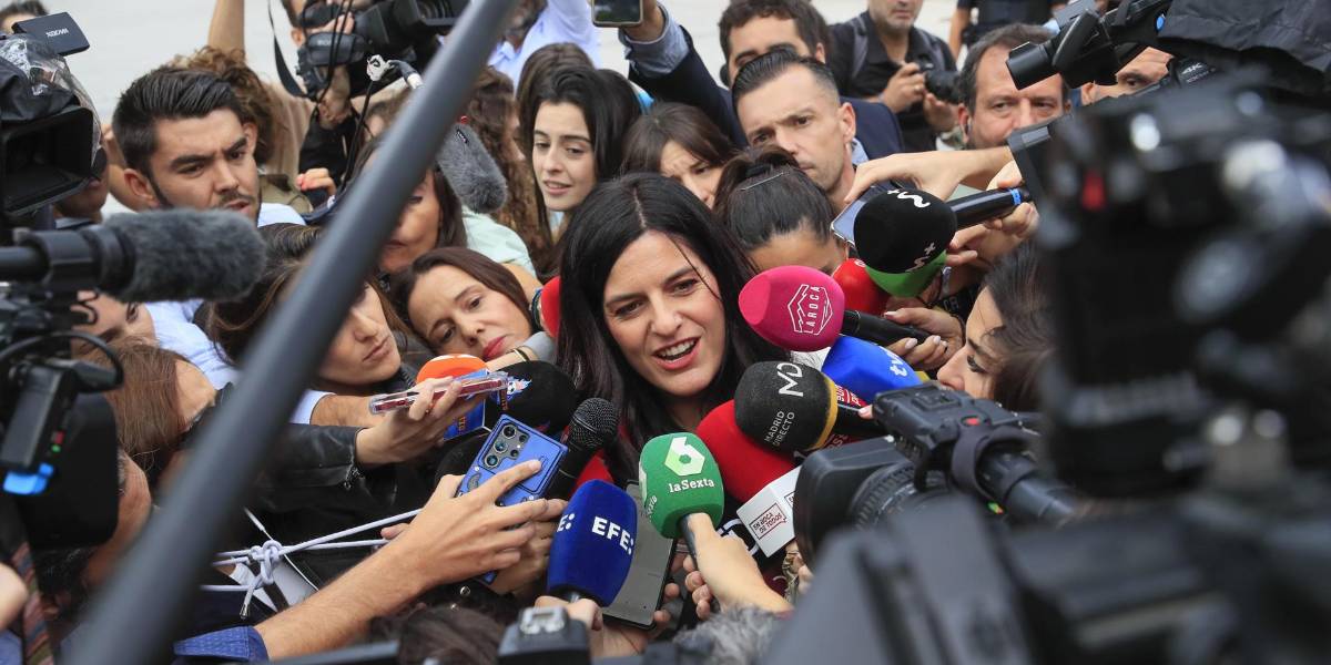 Un hermano y una amiga de Jenni Hermoso declaran que recibió presiones para justificar el beso de Rubiales