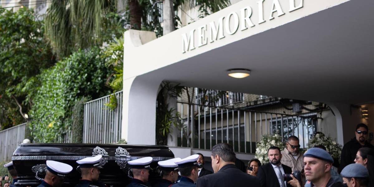Pelé fue enterrado en una ceremonia reservada para familiares y amigos